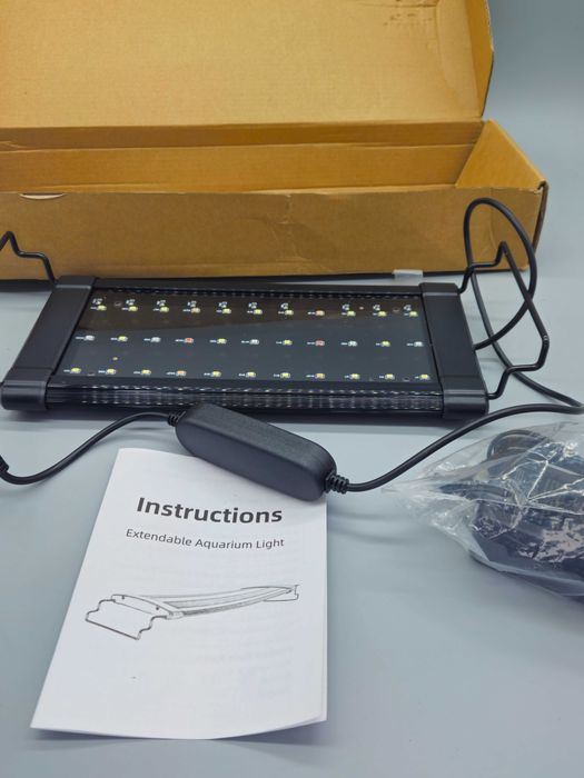 Разтегателна LED лампа за аквариум/терариум с метални стойки,контролер