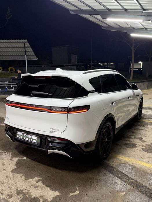 Voyah Free 2024 yil Eng fuli