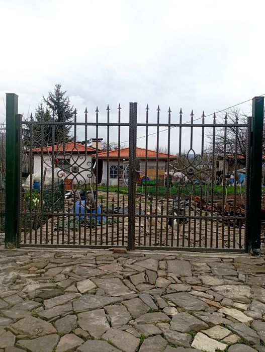 Изработка и монтаж на плъзгащи и конзолни врати