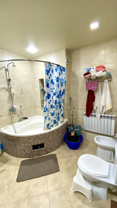 Уч хонали учинчи қавватда 122 м2 (мулжал Самкочавто)