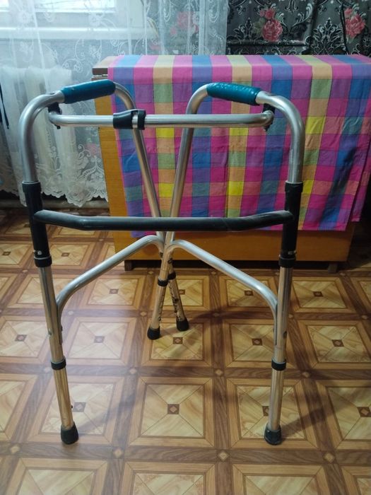 Продам новый ходунки