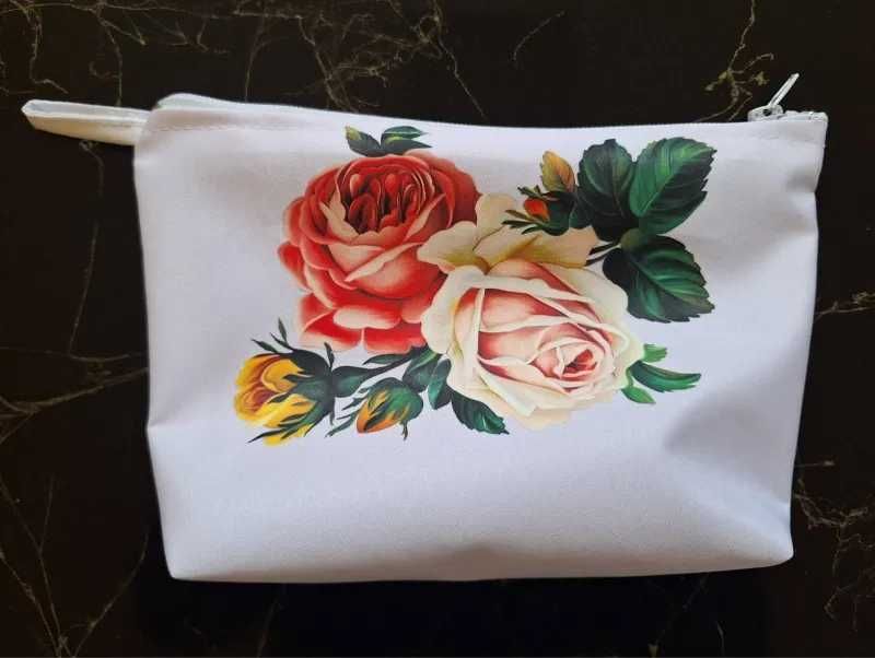 Несесер за тоалетни и козметични принадлежности 15х20см Цветя