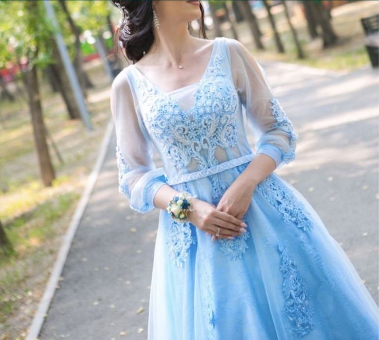 Продам шикарное вечернее платьее