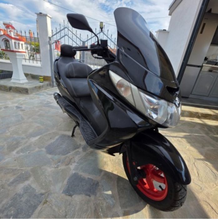 Suzuki Burgman 400 кубика