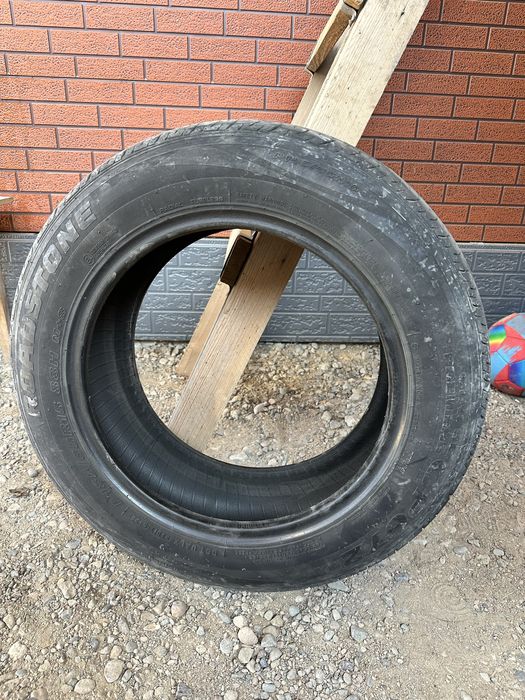 Продам б/у шины комплект