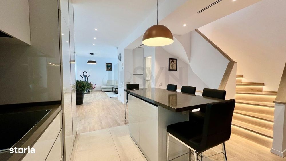 Triplex l 210 mp l Zona Centrala