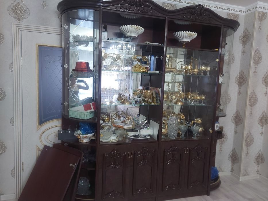 Продам стенку с комодом в отличном состоянии