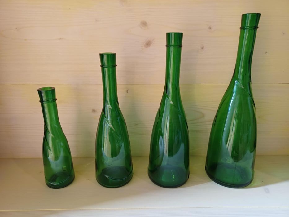 Стъклена бутилка с тапа  за ракия,вино,сватби,кръщене и др.