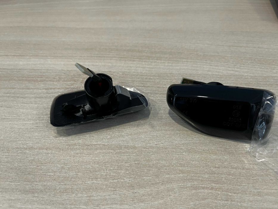 Lampi semnalizare aripa dinamice Dacia Duster Logan Sandero