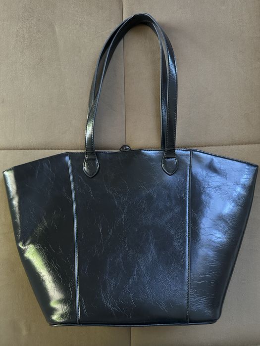 Черна дамска чанта