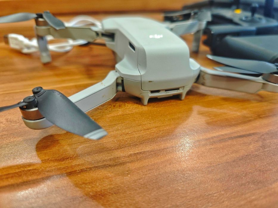 Дрон DJI Mavic Mini Fly More Combo – Перфектно състояние, Пълен комплект