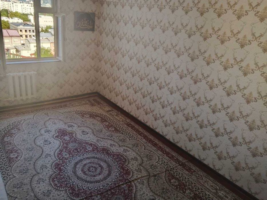 Qoratosh chorsu bozor yonidan sentr 4 hona 63 kv makler yo srocni