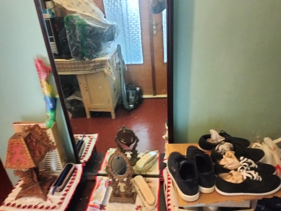 Oglinda cu noptiera doina