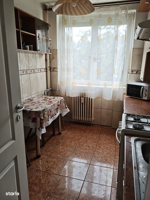 închiriez ap 2 camere Podgoria et 2