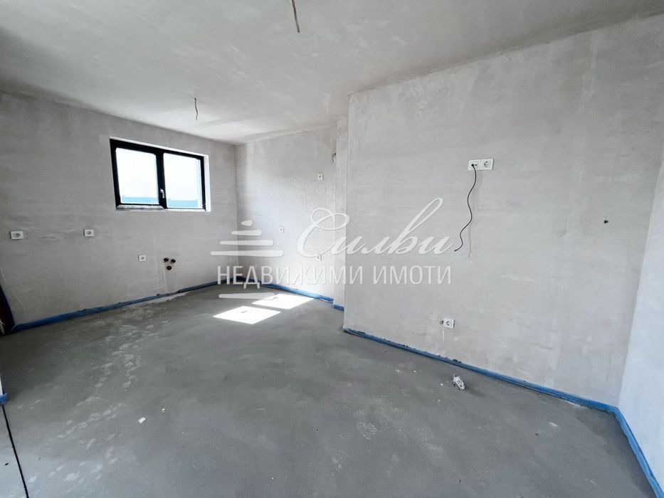 Продава се Тристаен апартамент в Търговище, Център - 125 кв.м за 1240 €/кв.м - Снимка #3