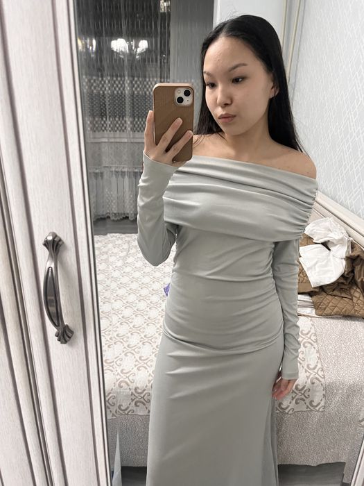 Продам платье отличное размер 44-46