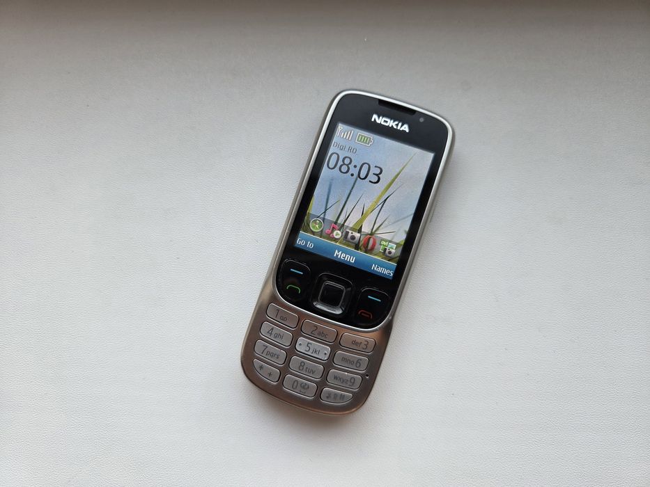 Nokia 6303ci - telefon cu butoane