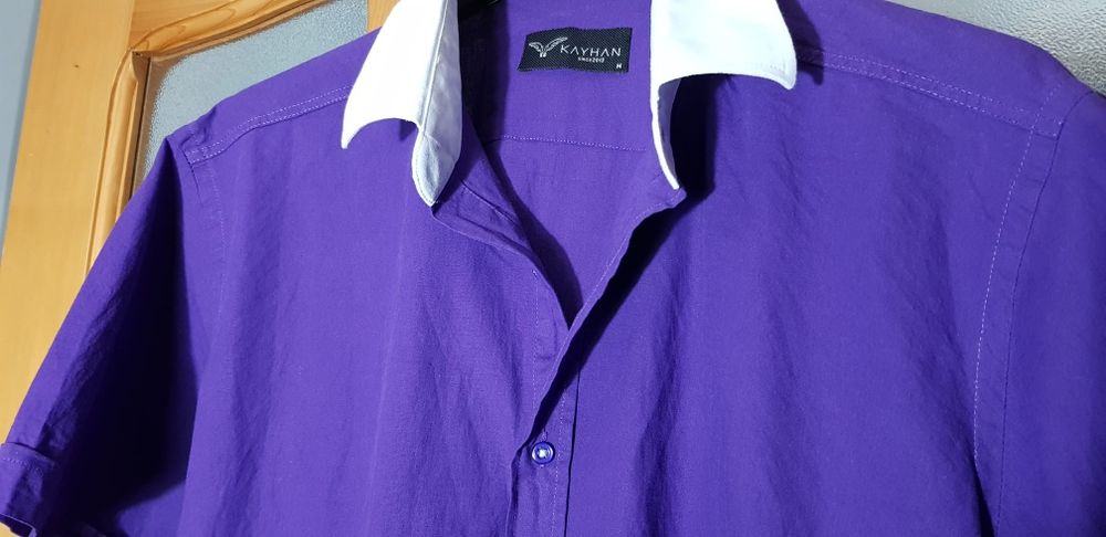 Cămașă violet cu guler alb