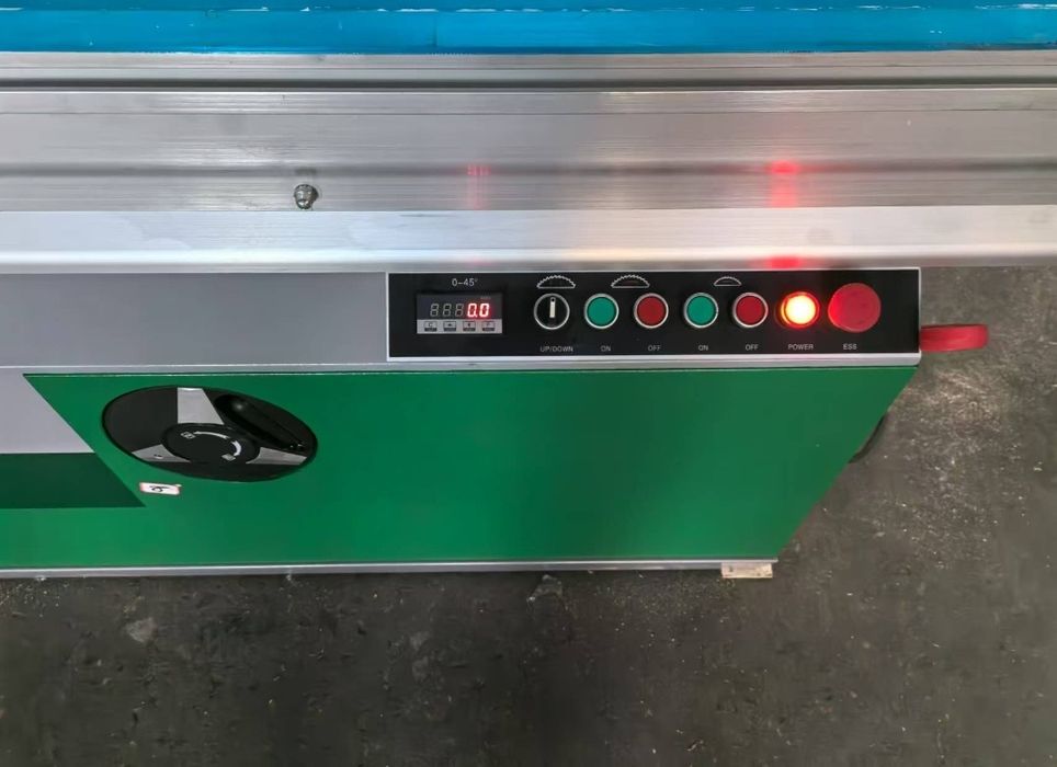 Форматно раскроечный станок ( распиловочный станок )