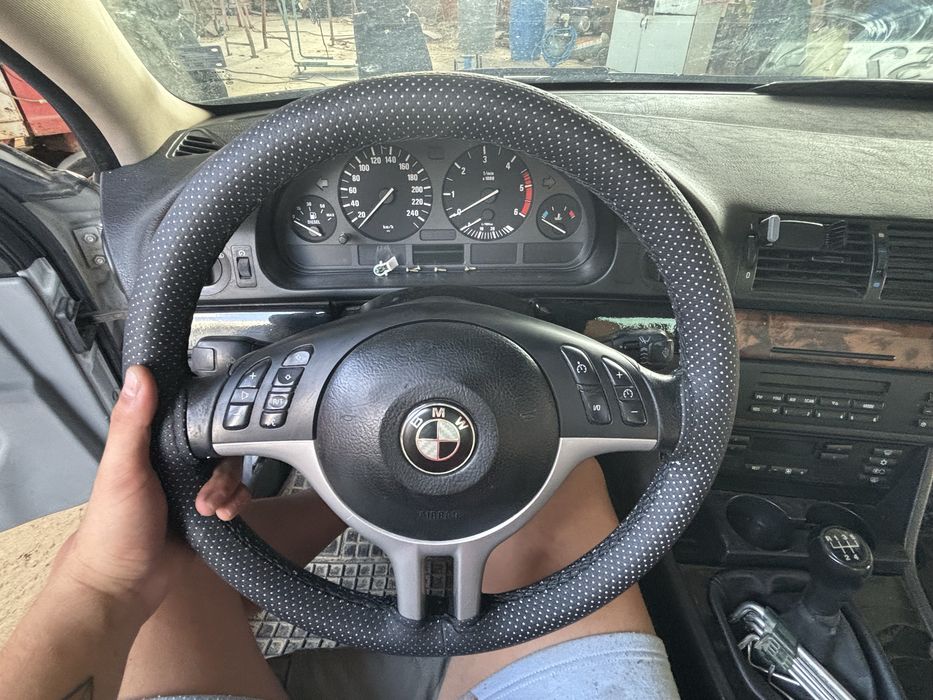 Bmw волан