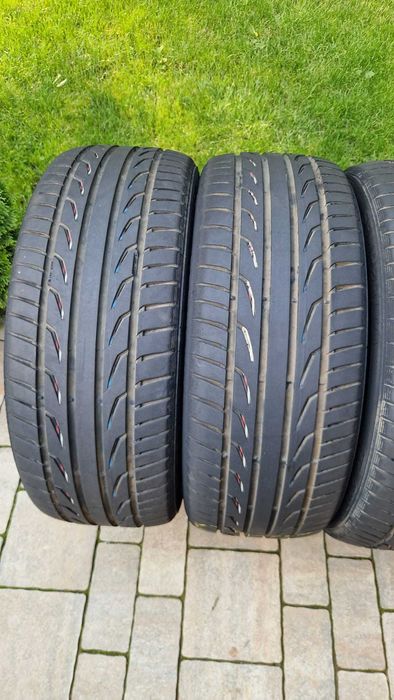 Anvelope vara 235 45 R 19 Semperit.