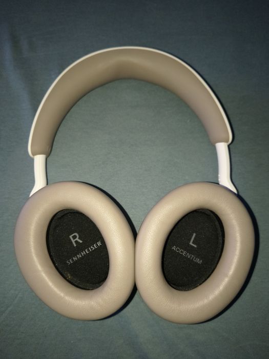 Căști Bluetooth cu ANC Sennheiser Accentum