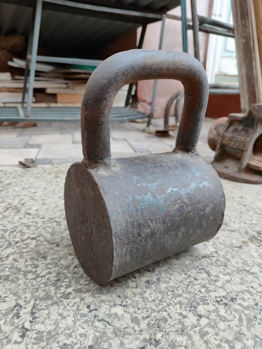 Продаю гирю 17.300 кг.
