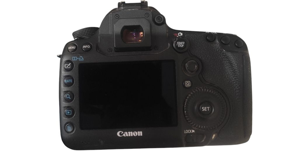 5d mark 3 sotiladi + 24-105 obektiv bilan srochno
Holati ideal
Koropka