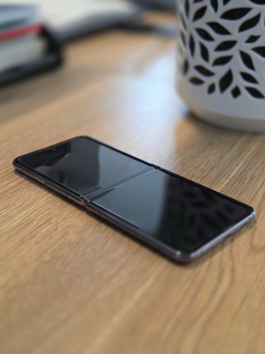 Samsung Galaxy Z Flip 5G