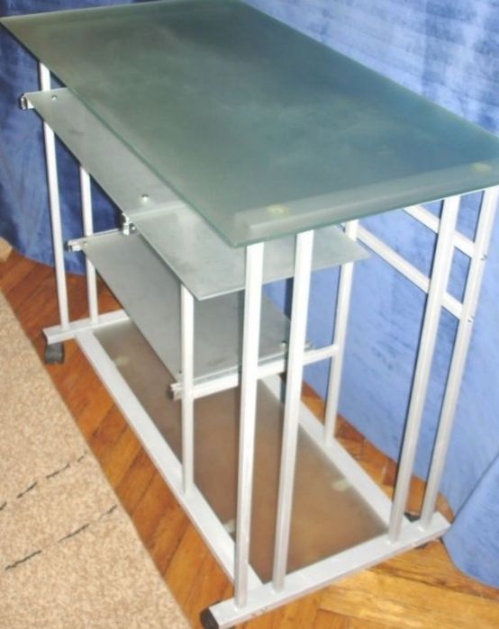 Masa birou reglabil pentru calculator din sticla mata securizata, pe c