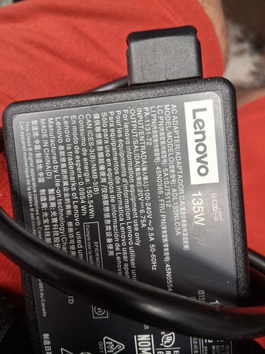 Alimentator lenovo 135w