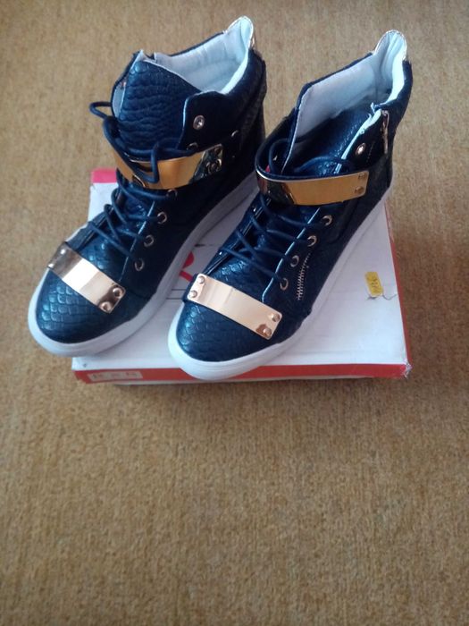 Adidasi Sneakers ! NOU