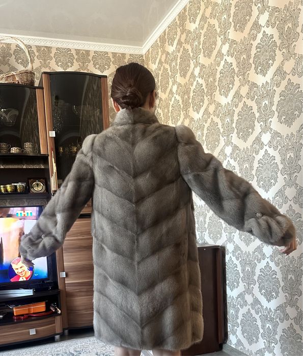 Продам норковую шубу