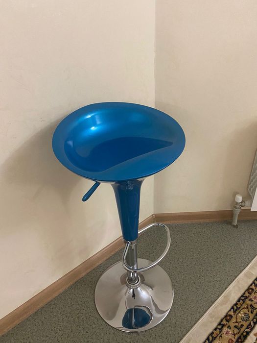 Барный стул с подьемом