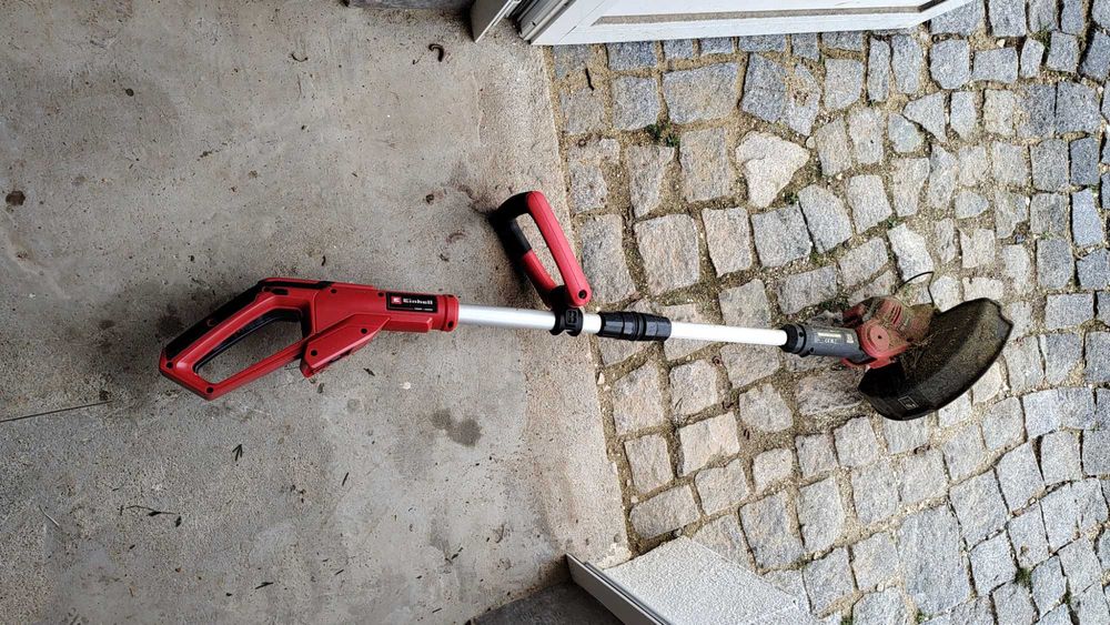 Продавам тример на батерии Енхел без батерия