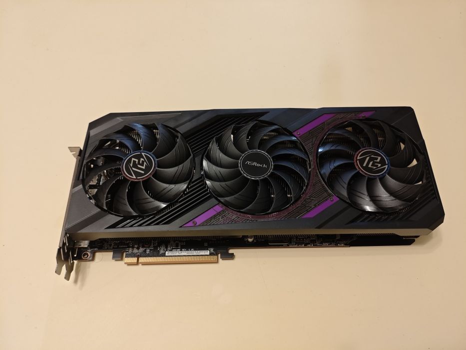 ASRock Phantom Gaming AMD Radeon RX 7700 XT – 12GB GDDR6 (OC Edition)