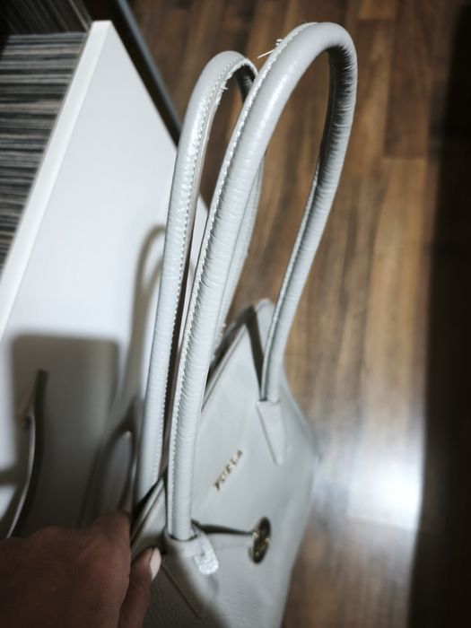 Furla Tote foarte frumoasă!