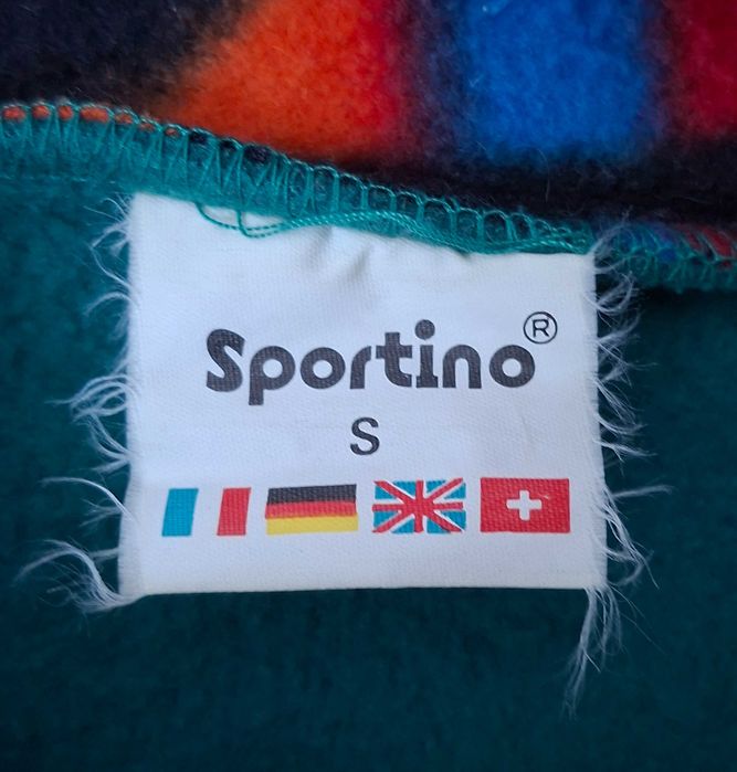 Продавам дамски зимен суитчър Sportino