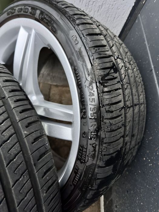 Jante BMW M-sport echipate cu anvelope de vară 215/40 pe față și 245/3