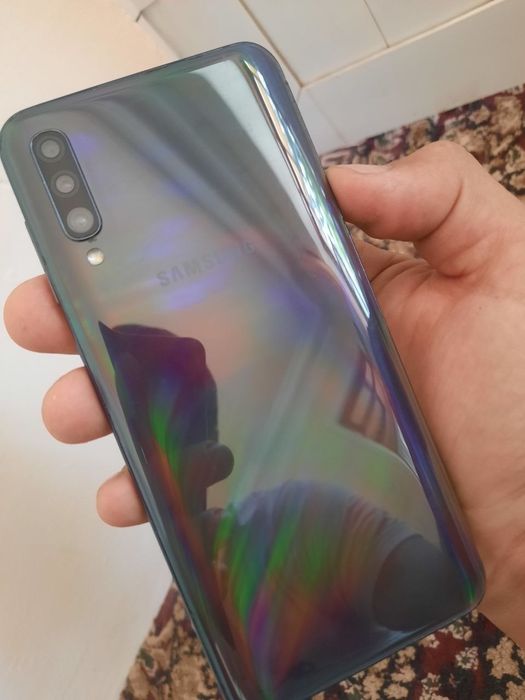 Samsung A50 sotiladi