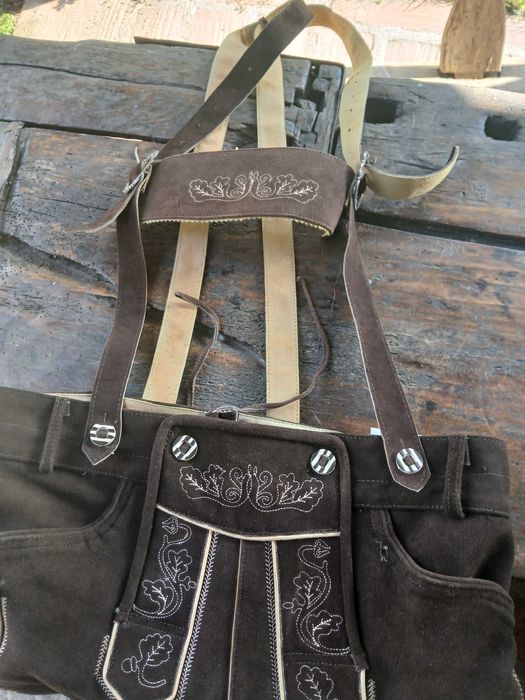 Pantaloni tradiționali șvăbești din piele, broderie manuală, noi