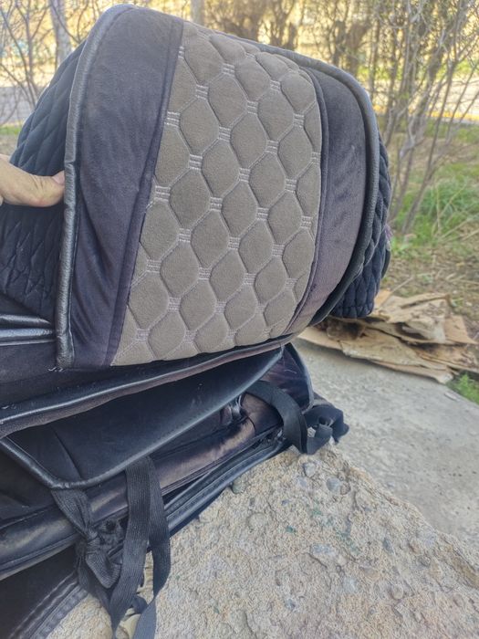 Продам авточехлы универсальные