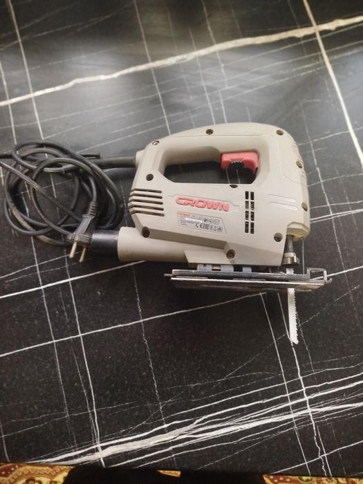 Продам электро лобзик крон