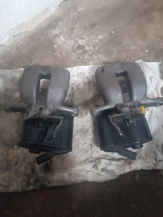 Etrieri spate stânga - dreapta  passat B6!