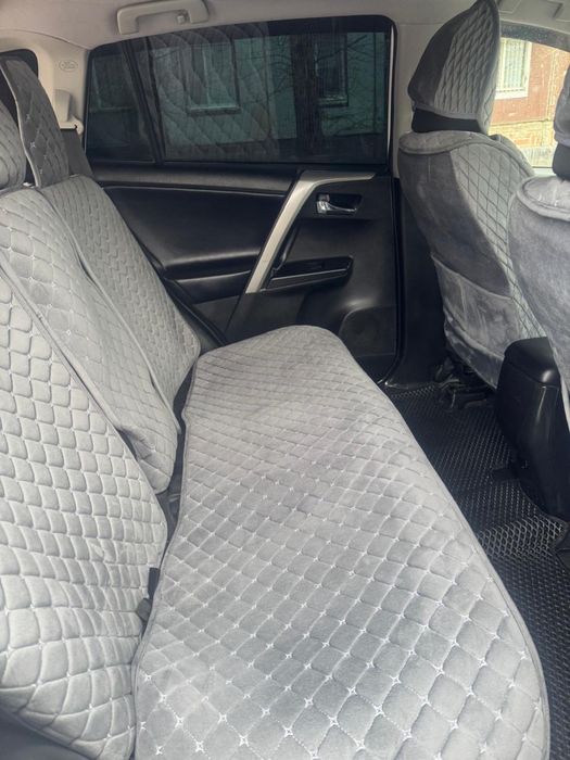 Продам машину Rav 4