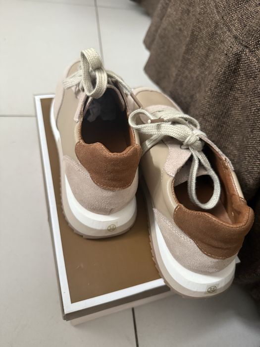 Продам кроссовки