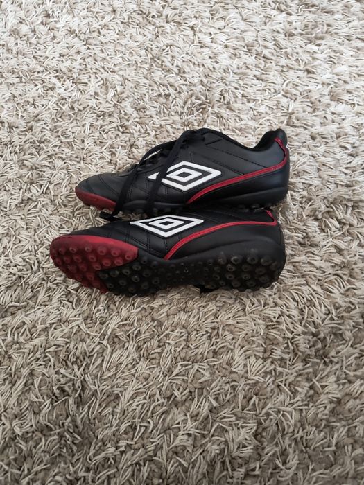 Vând ghete sintetic