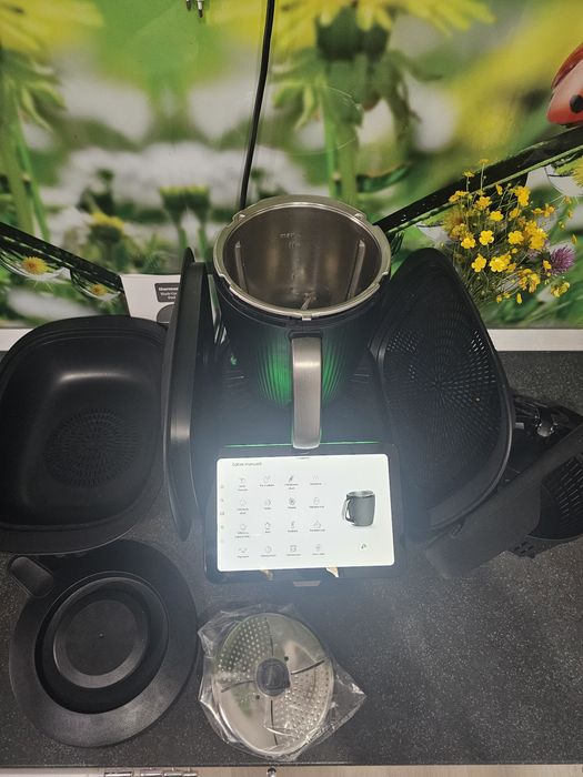 Vand Thermomix TM7 - 1 an vechime, stare impecabila, toate accesoriile