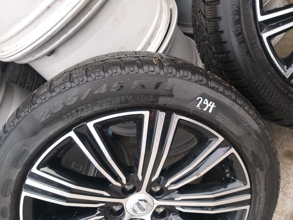 2 anvelope Pirelli Sotto Zero Win 235 45 R18 Dot 3520 ci294