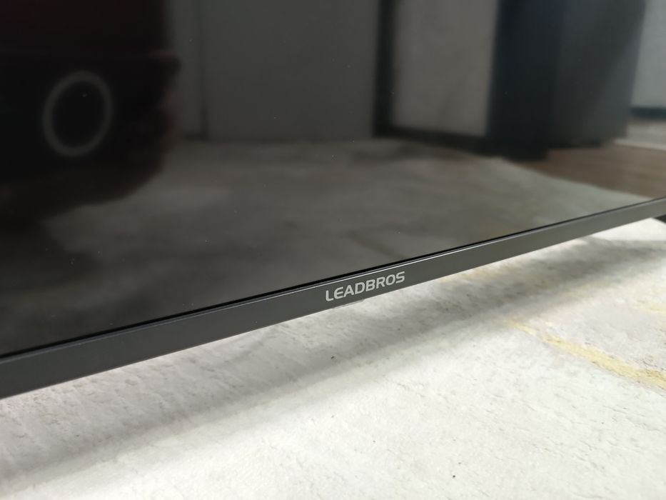 Телевизор Leadbros Смарт ТВ 102 см.